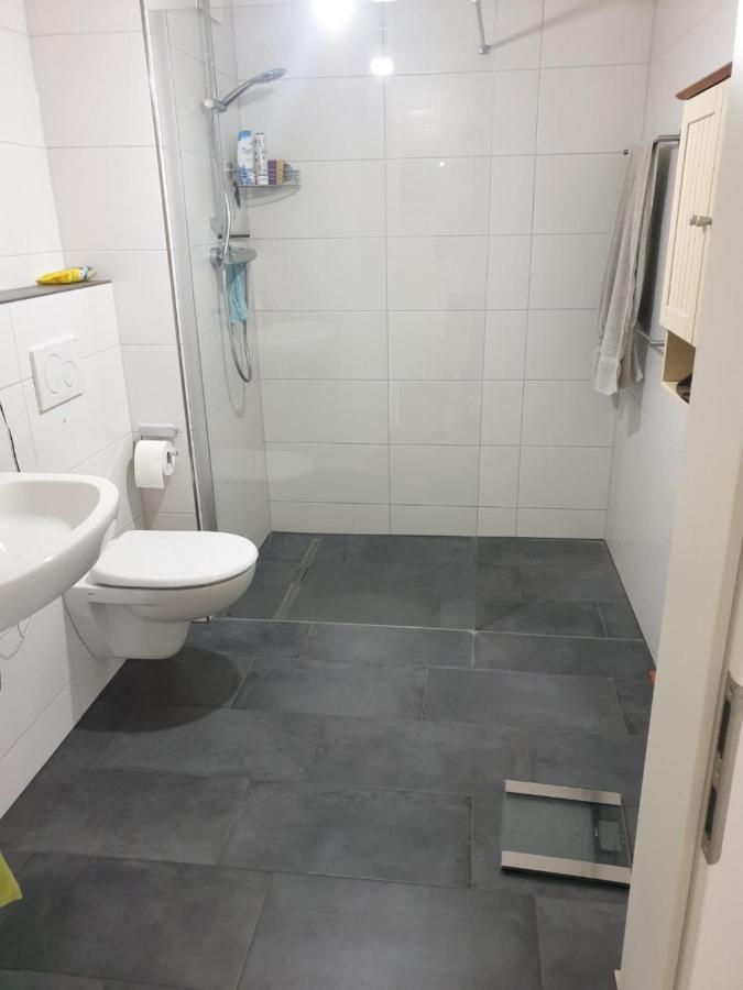 Schones Privatzimmer In Einem Neubau Oldenburg Exterior foto